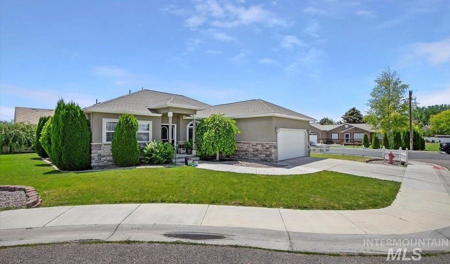 431 Pratt Pl, Burley, ID 83318 - 3 Beds, 2 Bath