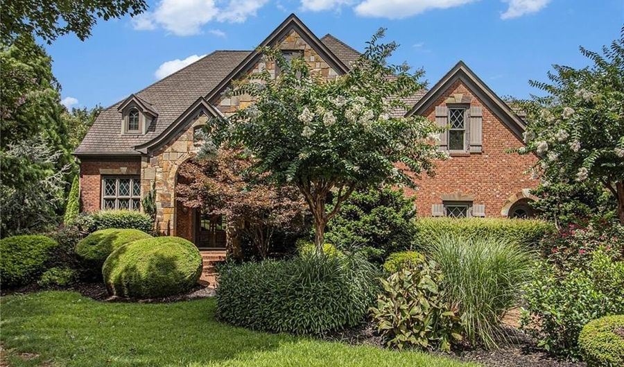 15900 Meadow King Way, Alpharetta, GA 30004 - 6 Beds, 6 Bath