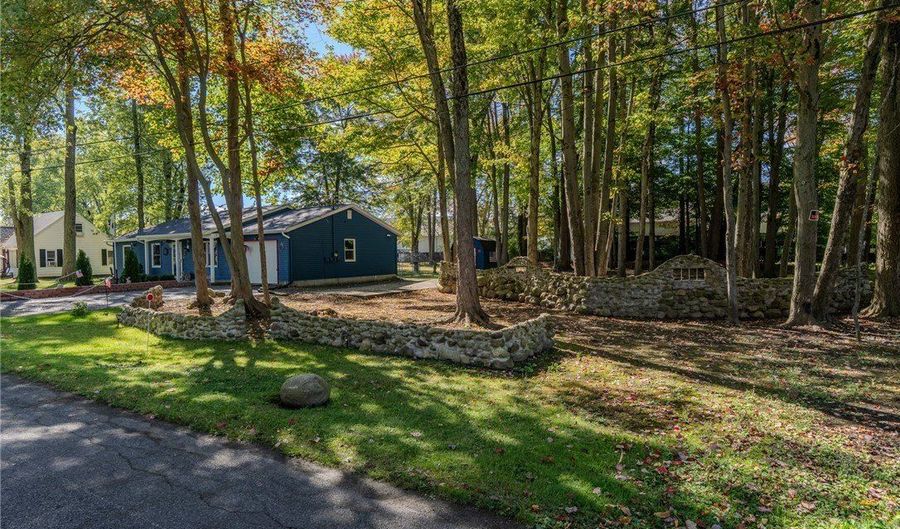 225 Cleveland Ave, Andover, OH 44003 - 3 Beds, 1 Bath