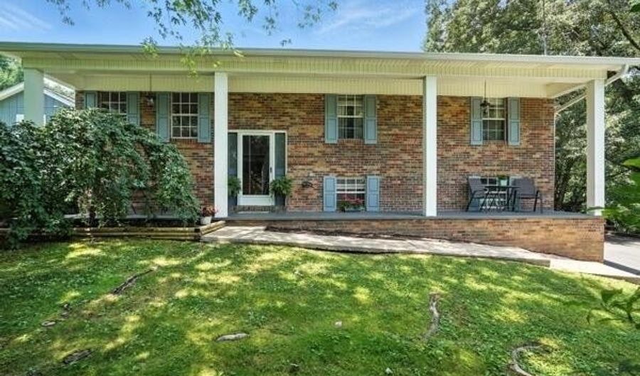 76 Tangleberry Ln, Afton, TN 37616 - 3 Beds, 2 Bath