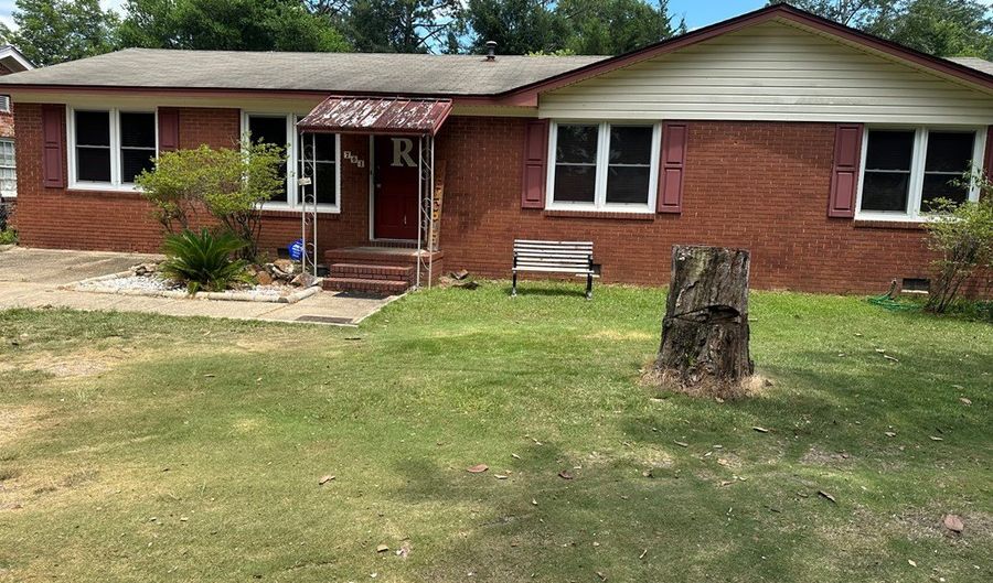 704 S Magnolia St, Albany, GA 31707 - 3 Beds, 2 Bath