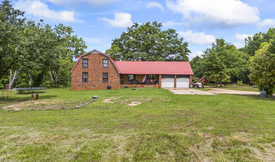 432 Airport, Canon, GA 30520 - 6 Beds, 2 Bath