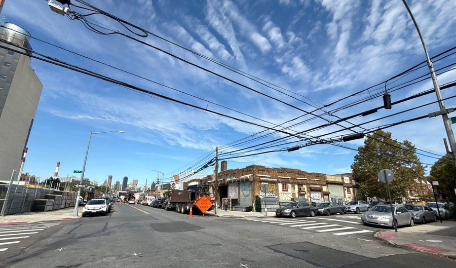 24-11 37th Ave, Long Island City, NY 11101 - 3 Beds, 2 Bath