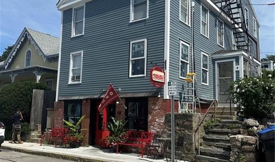 382 Spring St 1, Newport, RI 02840 - 3 Beds, 1 Bath