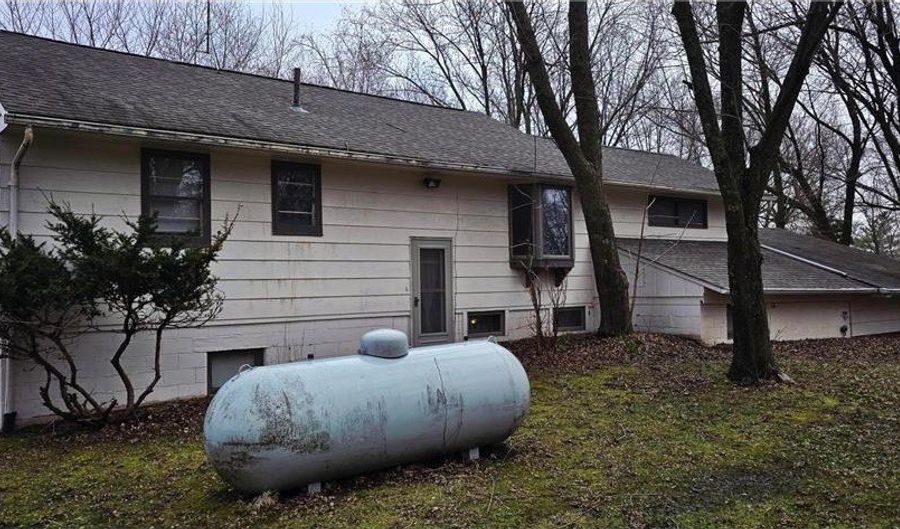21451 775th Ave, Albert Lea, MN 56007 - 3 Beds, 2 Bath