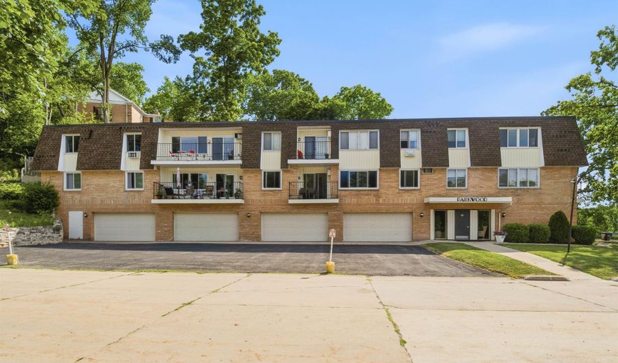 10 GREEN BAY Ct 205, Appleton, WI 54911 - 3 Beds, 2 Bath