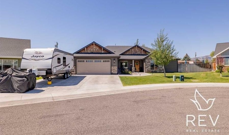 3008 Hardpan Ave, Cody, WY 82414 - 4 Beds, 2 Bath