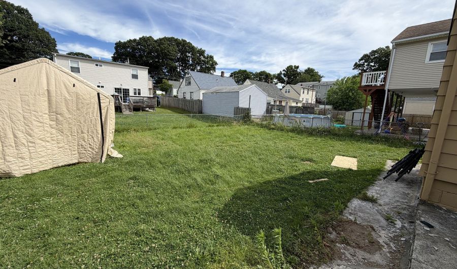 660 Queen St, Bridgeport, CT 06606 - 3 Beds, 1 Bath