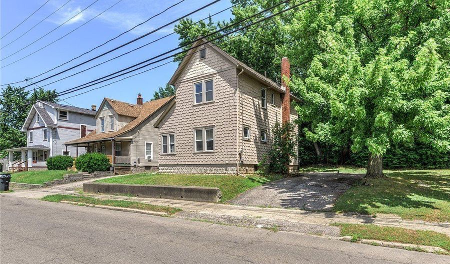 241 Wheeler St, Akron, OH 44304 - 4 Beds, 2 Bath