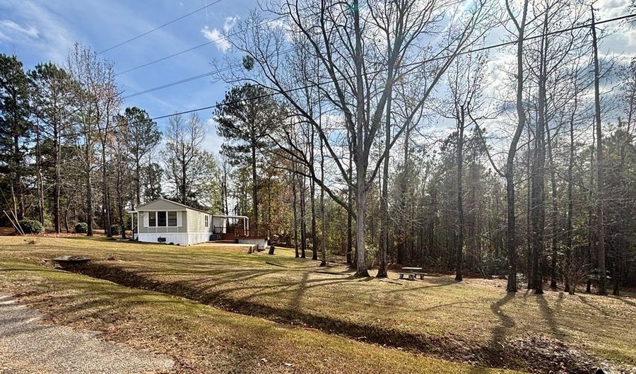 149 Susan Dr, Abbeville, AL 36310 - 2 Beds, 2 Bath