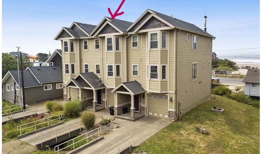 547 FRONT St, Rockaway Beach, OR 97136 - 3 Beds, 3 Bath