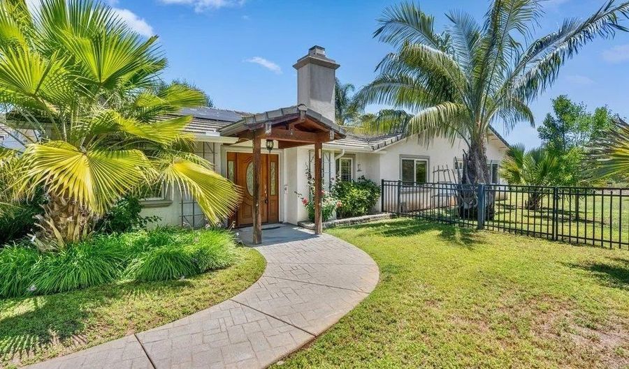 411 Leclair, Escondido, CA 92026 - 3 Beds, 3 Bath