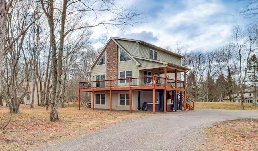 771 S Old Stage Rd, Albrightsville, PA 18210 - 4 Beds, 3 Bath