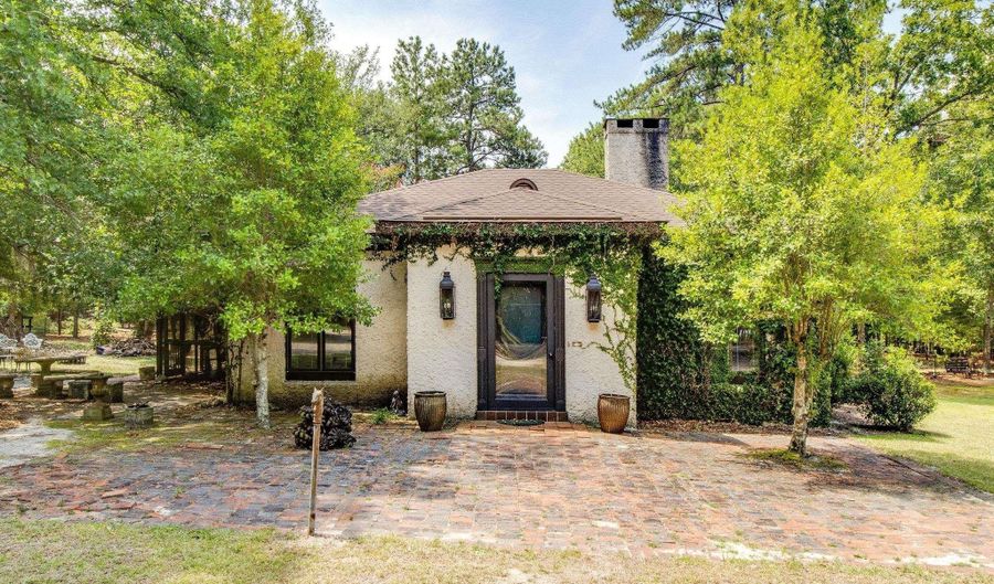 670 Red Fox Rd, Camden, SC 29020 - 3 Beds, 2 Bath