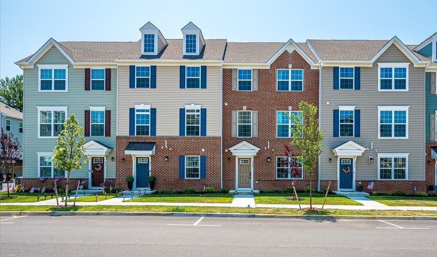 220 Anchor Way 3820, Aberdeen, NJ 07721 - 3 Beds, 3 Bath