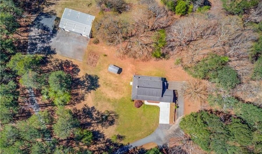 692 W Union Grv, Auburn, GA 30011 - 5 Beds, 4 Bath