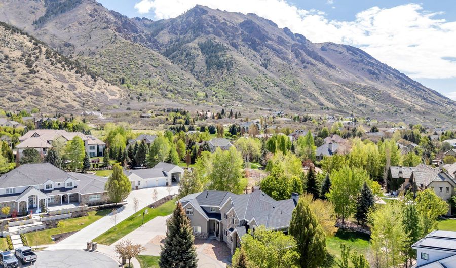 1190 E WINTERGREEN Ct N, Alpine, UT 84004 - 7 Beds, 5 Bath