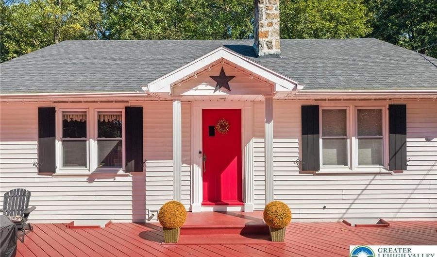 2331 S Filbert St, Allentown, PA 18103 - 3 Beds, 2 Bath