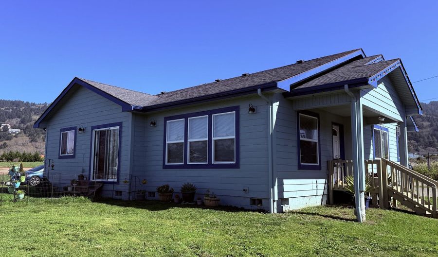 98557 WOODRIFF Ln, Brookings, OR 97415 - 3 Beds, 2 Bath