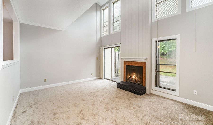 7925 Charter Oak Ln, Charlotte, NC 28226 - 2 Beds, 2 Bath