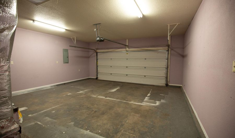 232 Palo Duro, Alamogordo, NM 88310 - 5 Beds, 3 Bath