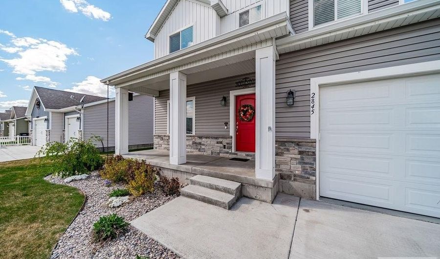 2845 E Brooklyn St, Ammon, ID 83401 - 6 Beds, 4 Bath