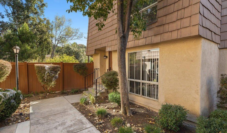 27401 Country Glen Rd, Agoura Hills, CA 91301 - 2 Beds, 2 Bath