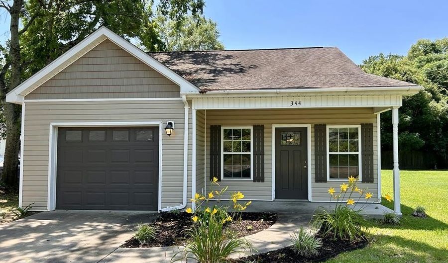 344 Main St, Ashford, AL 36312 - 3 Beds, 2 Bath