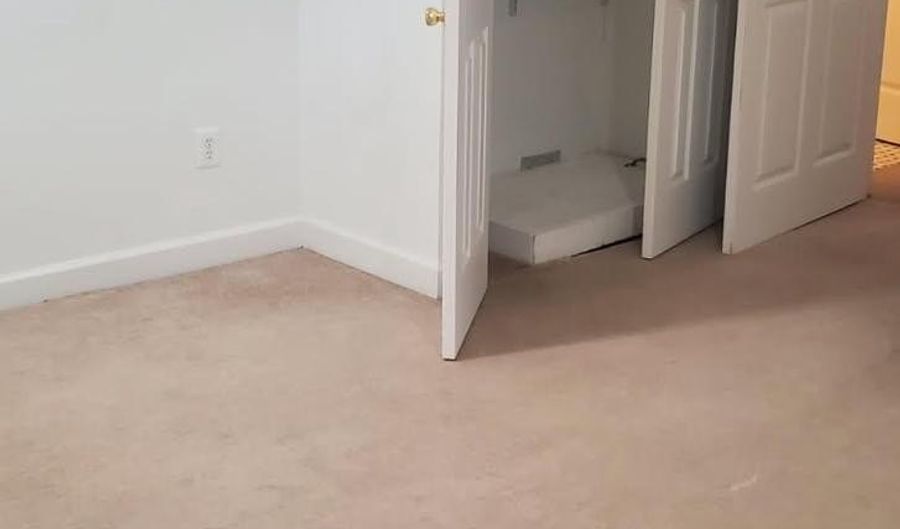 20709 RAINSBORO Dr, Ashburn, VA 20148 - 1 Beds, 1 Bath
