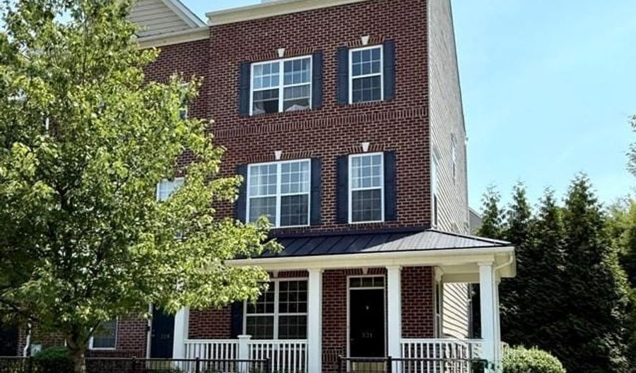 331 LENAPE Way, Claymont, DE 19703 - 3 Beds, 4 Bath