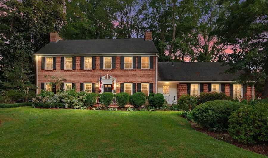 1218 BALFOUR Dr, Arnold, MD 21012 - 4 Beds, 3 Bath