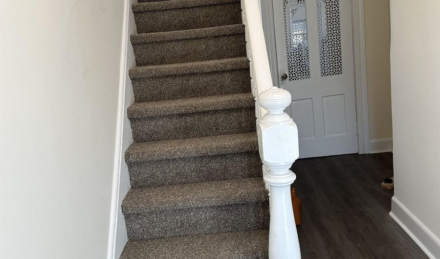 547 AVENUE A 2, Bayonne, NJ 07002 - 2 Beds, 1 Bath