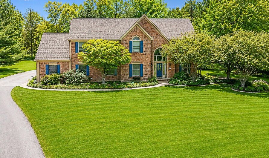 7494 Bridle Path Ct SE, Ada, MI 49301 - 5 Beds, 4 Bath