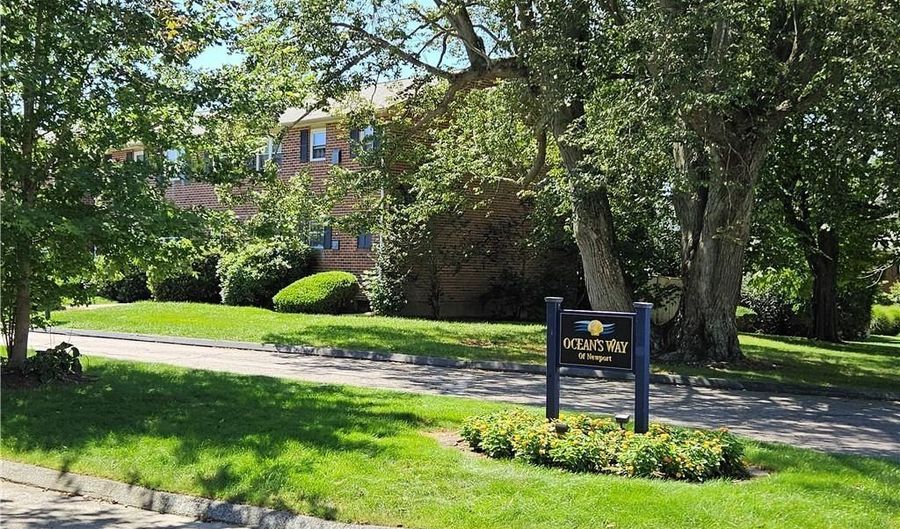 70 Carroll Ave 1004, Newport, RI 02840 - 2 Beds, 1 Bath
