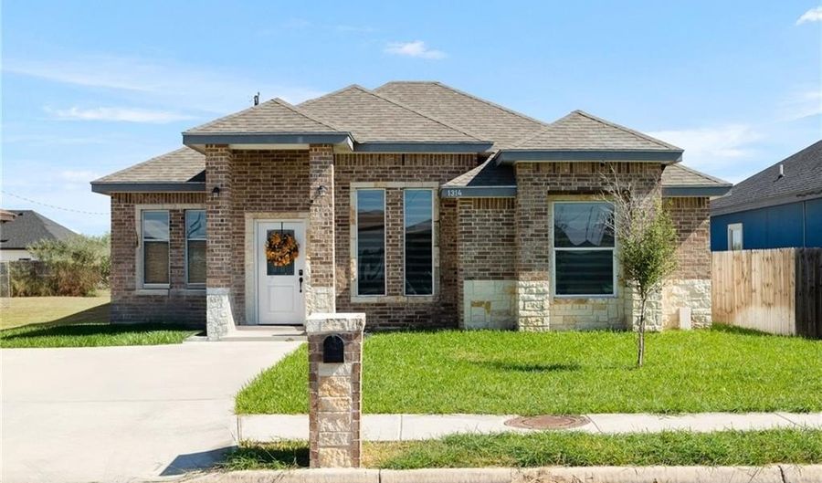 1314 Carlos Dr, Alamo, TX 78516 - 3 Beds, 2 Bath