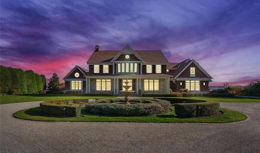 127 Cliff Dr, Narragansett, RI 02882 - 5 Beds, 6 Bath
