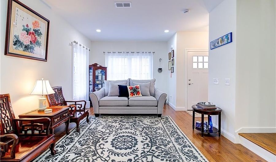 26 Kensington Way, Johnston, RI 02919 - 3 Beds, 3 Bath
