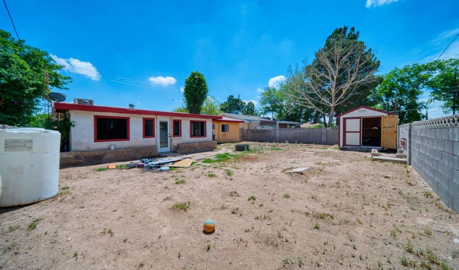 1808 W Blodgett St, Carlsbad, NM 88220 - 3 Beds, 2 Bath