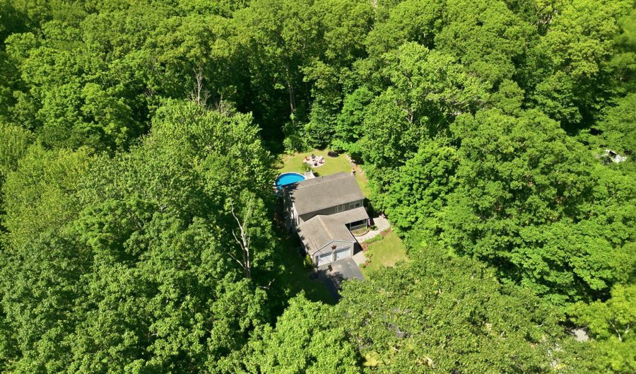 21 Old Willimantic Rd, Columbia, CT 06237 - 3 Beds, 3 Bath