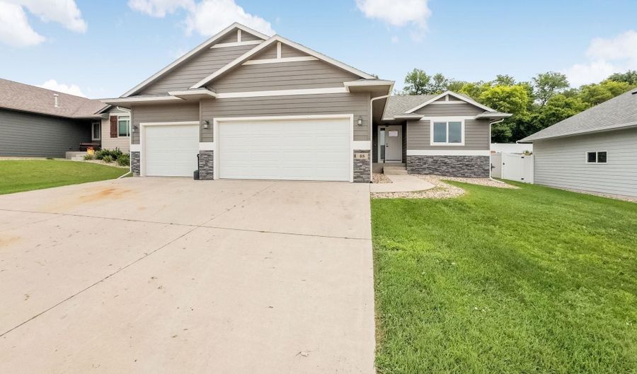 48 N 6th St, Baltic, SD 57003 - 3 Beds, 2 Bath