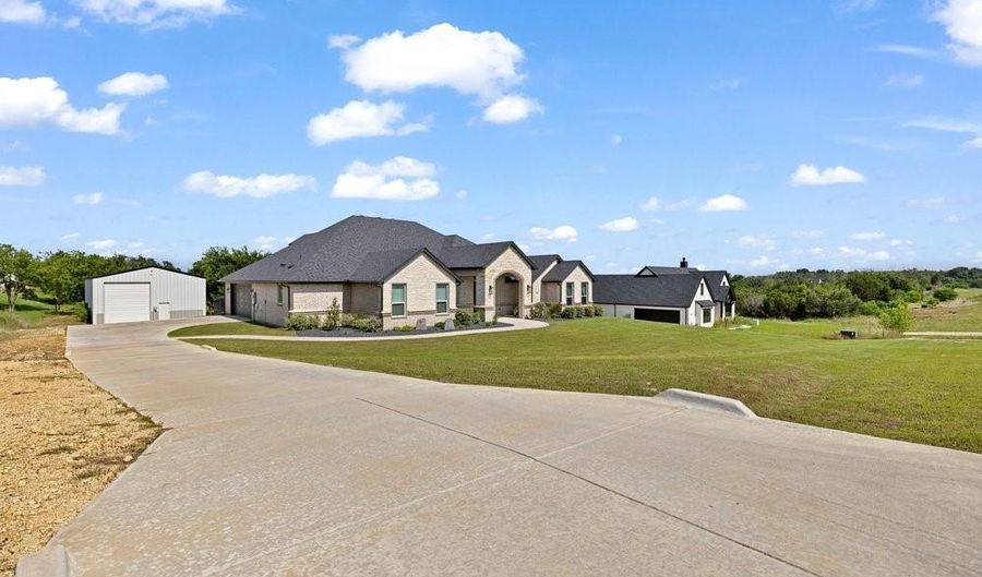 3036 Deer Ct, Weatherford, TX 76085 - 3 Beds, 3 Bath