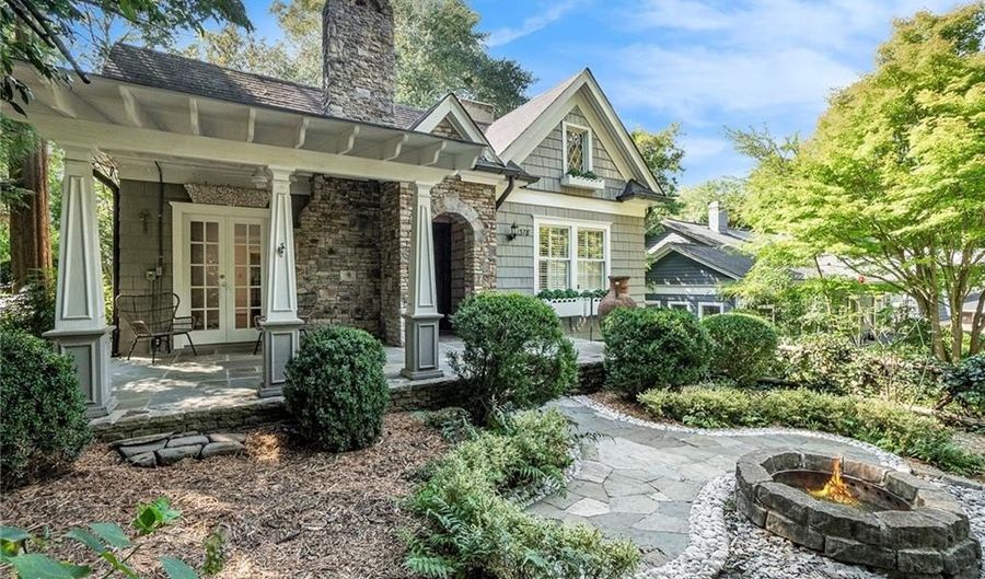 2378 Glenwood Dr NE, Atlanta, GA 30305 - 3 Beds, 3 Bath
