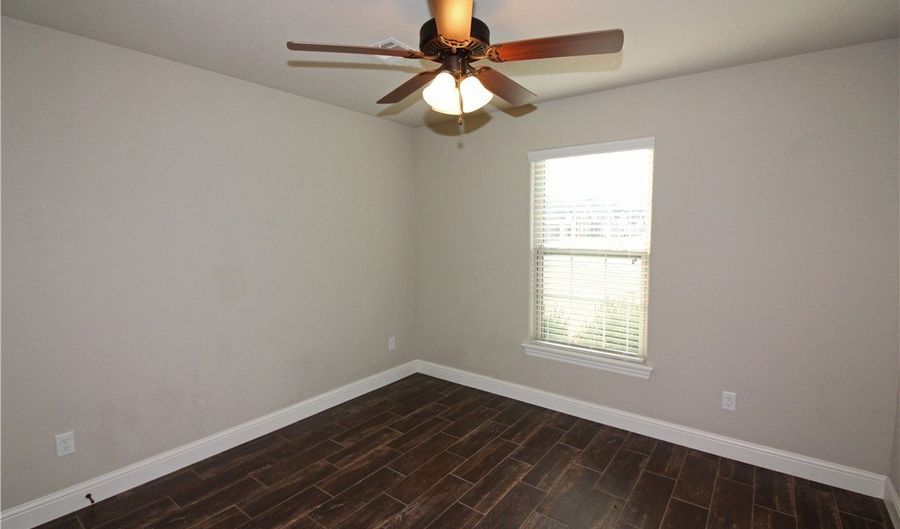 2305 SW Elington St, Bentonville, AR 72713 - 4 Beds, 2 Bath