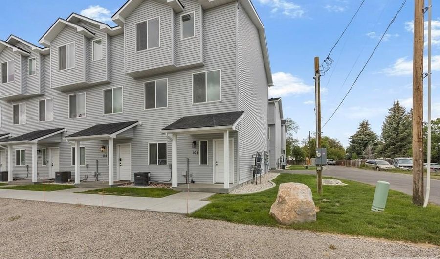 676 E Court St #101, Blackfoot, ID 83221 - 3 Beds, 3 Bath