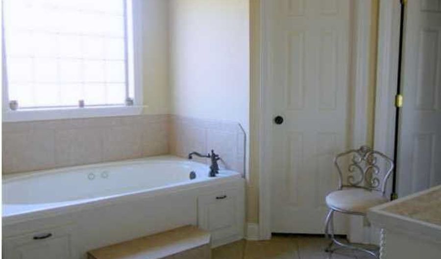 423 Grant Fox Dr, Brandon, MS 39047 - 3 Beds, 2 Bath