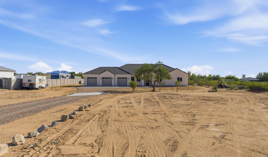 10039 N Burris Rd, Casa Grande, AZ 85122 - 4 Beds, 3 Bath