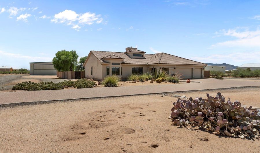 50839 W IVER Rd, Aguila, AZ 85320 - 3 Beds, 2 Bath