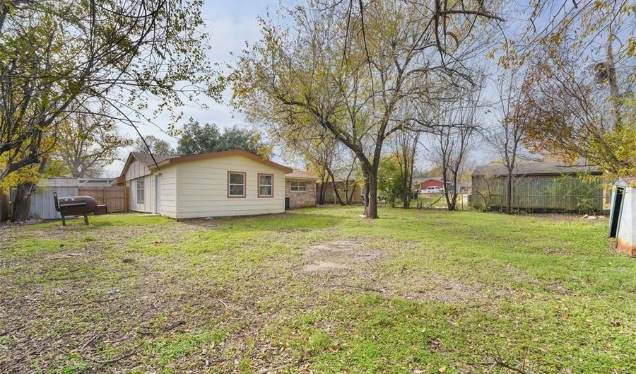 103 Lorie St, Alvarado, TX 76009 - 3 Beds, 1 Bath