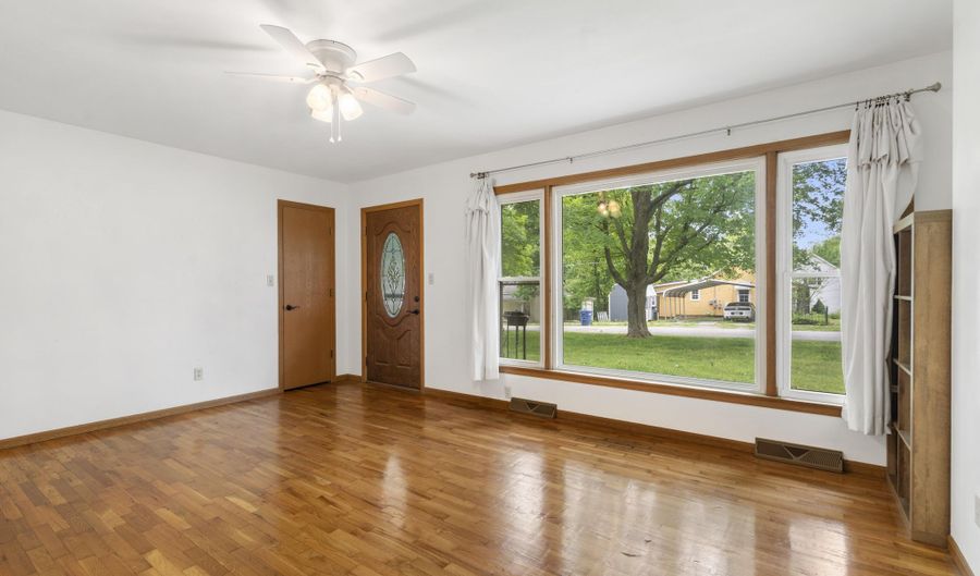 300 S High Ave, Ash Grove, MO 65604 - 3 Beds, 2 Bath