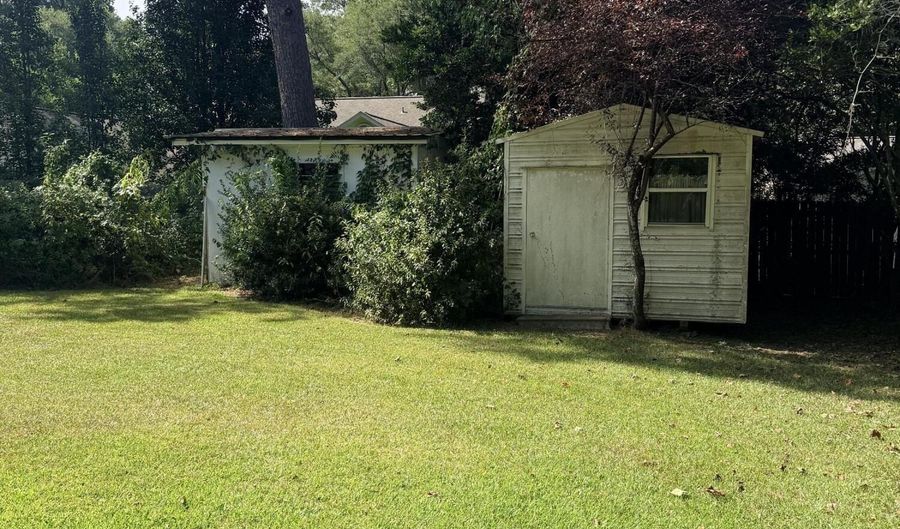 513 Charles St, Brookhaven, MS 39601 - 4 Beds, 3 Bath